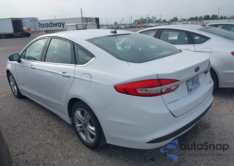 2018 Ford Fusion S Hybrid z USA, uszkodzony, nr VIN 3FA6P0UU8JR100874